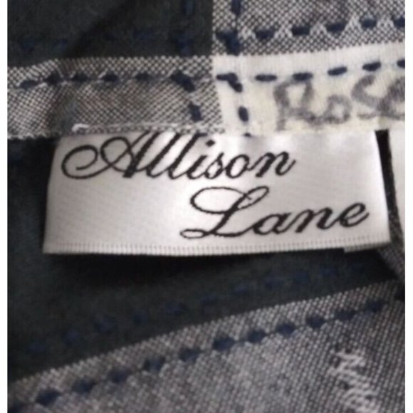 Women's Black and White Button Down Shirt - Picture 6 of 8